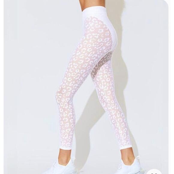 Victoria's Secret pink lace leopard 7/8 tights size large - Picture 1 of 8